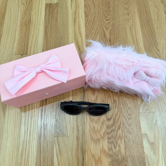Gentle Monster Jennie Fish Tail Sunglasses - Picture 2 of 12